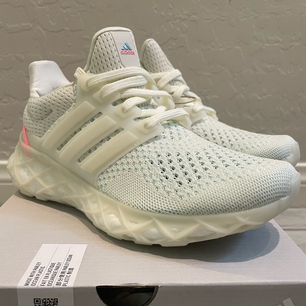 Adidas Ultraboost Web DNA big kids size 5